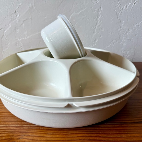 Vintage White Tupperware Relish Tray with Lid & Center Dip Bowl - Picture 3 of 14